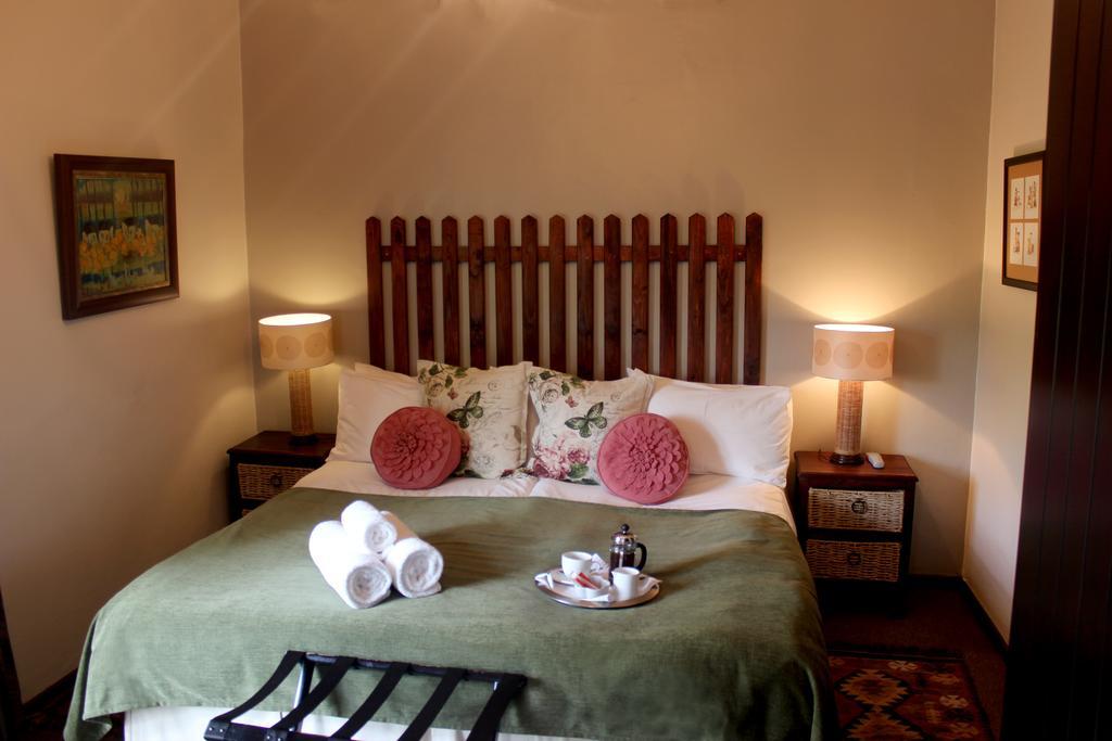 Oak Village B&B Стелленбос Номер фото